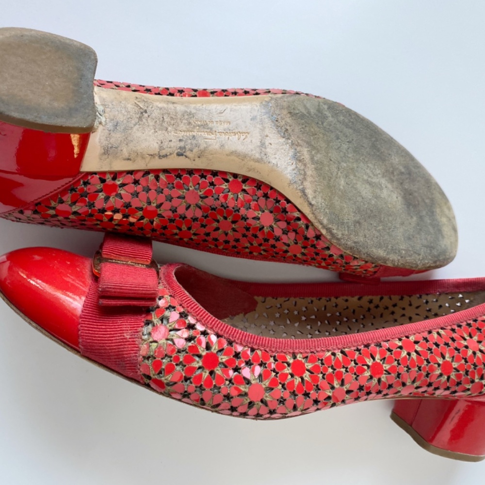 Salvatore Ferragamo Red Bow Patent Leather Flats - Picture 4 of 5